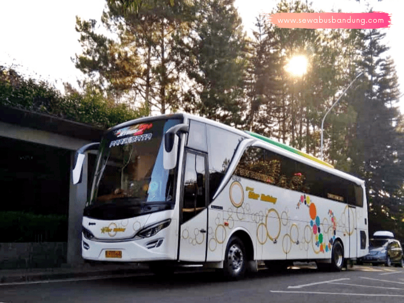 Sewa Bus Bandung 47-50 Seat